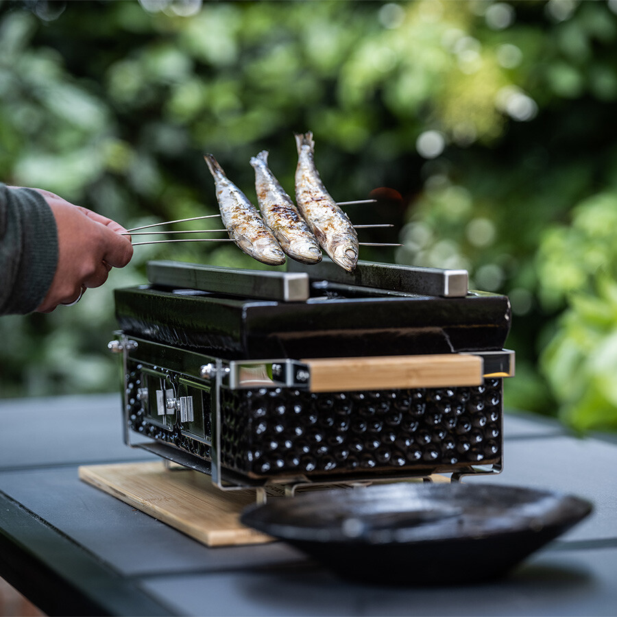 Barbecue - grill japonais en terre cuite avec grille et compartiments,  GURIRU