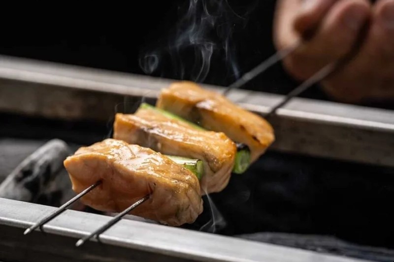 Barbecue japonais original – Konro Grill et Binchotan –